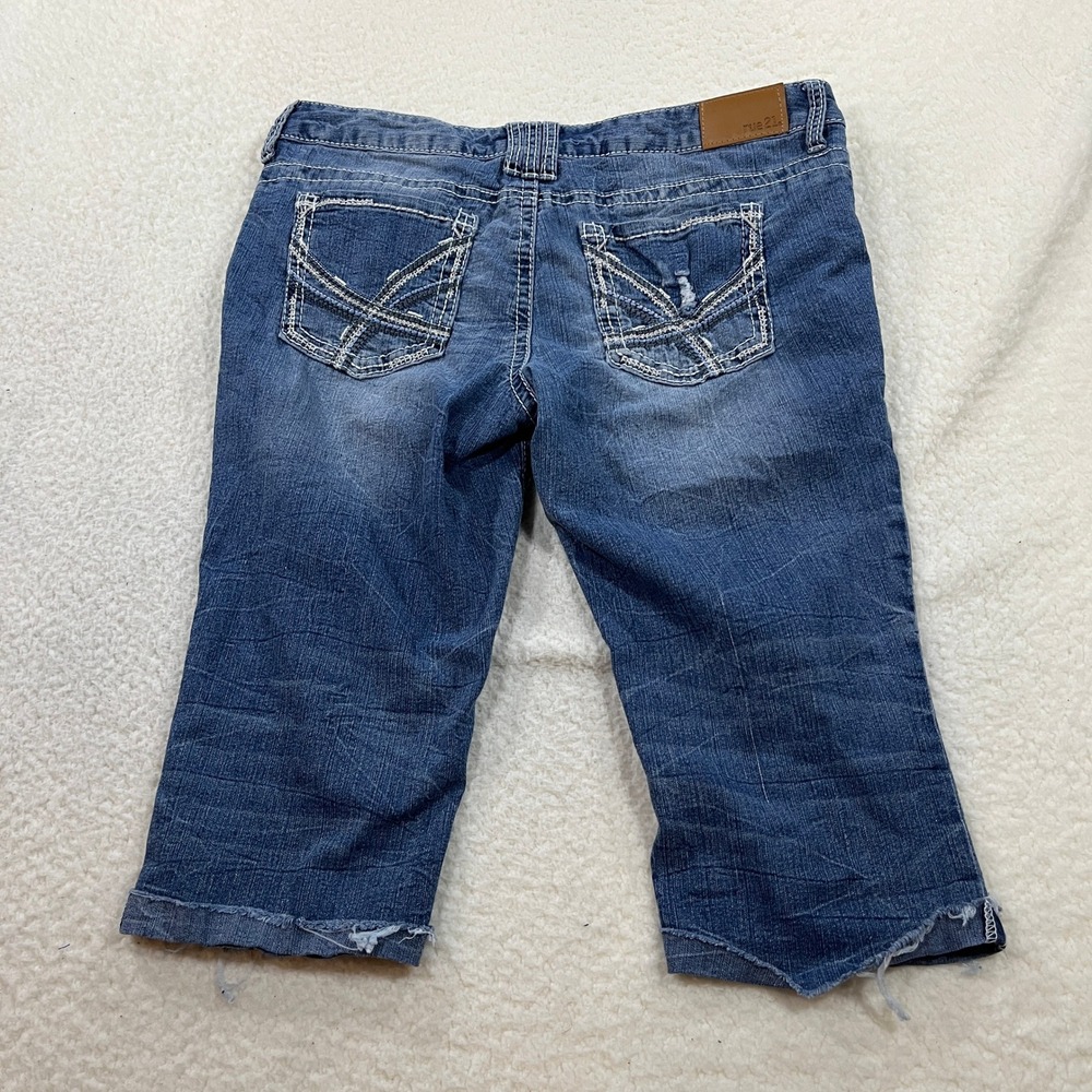rue21 Crops Women 11/12 Blue Denim Capri Jeans Raw Hem Distressed Stretch Y2K - Picture 10 of 11